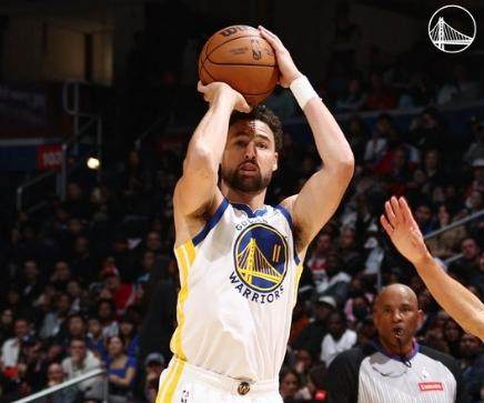 mk体育官网-一人稳 一人狠 勇士7000万替补双枪露出獠牙