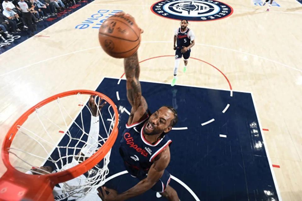 mk体育-正负值比肩得分！20中15爆砍45+5+5，球迷：效率惊人，正负值吓人